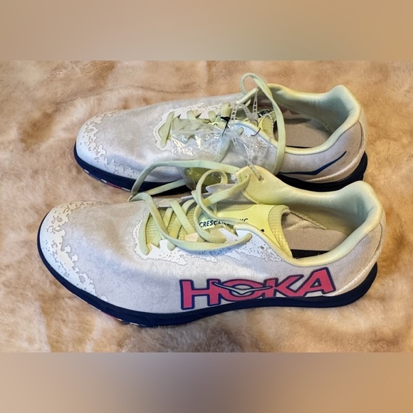 NWT Men Size 11 Hoka One One HOKA
Crescendo XC White Blueberry main image 6